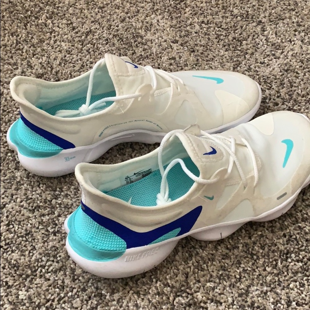 Nike free run tennis shoe sneakers